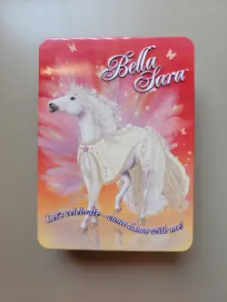 Bella Sara Lot 2 of Approx. 100 LP Cards, Inserts, and New, Empty Tin - Image 3