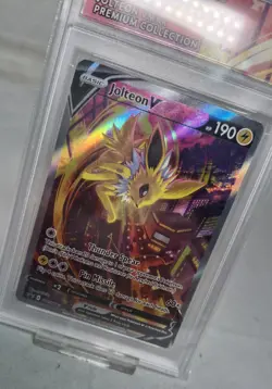 Pokemon TCG Jolteon V SWSH183 Black Star Promo - Image 2