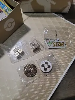 Charizard UPC Metal Coins Dice, and Special Condition Markers 4 Dice Gold Color - Image 1