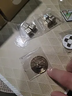 Charizard UPC Metal Coins Dice, and Special Condition Markers 4 Dice Gold Color - Image 2