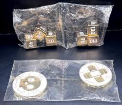 Pokemon - Ultra Premium Charizard - Metal Damage Counter Dice and Markers - - Image 1