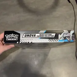 NEW SEALED POKEMON UNOVA HEAVY HITTERS PREMIUM COSTCO COLLECTION SEALED ⚪🖤 - Image 4