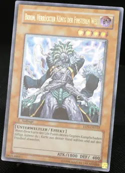 Yu-Gi-Oh! Brron, V. Konig Der F. Welt EEN 1.Edition Ultimate Rare [GD] | DE 2005 - Image 3