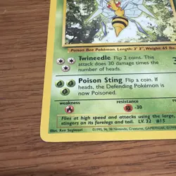 Beedrill 17/102 Base Set Unlimited Pokemon TCG MP - Image 2