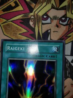 Raigeki lob-053 Unltd Ed (MP/HP) Super Rare Yu-Gi-Oh! - Image 3
