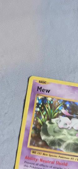 Pokemon TCG Mew holo rare (53/108) Evolutions 40 HP basic card - Image 2