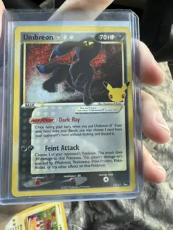 Pokemon Umbreon Star 17/17 Celebrations Classic Collection Holo HP 70 - Image 1