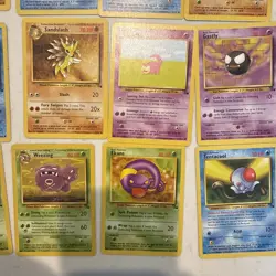 Pokemon Fossil Set Lot 24 Cards WOTC Vintage - Image 3