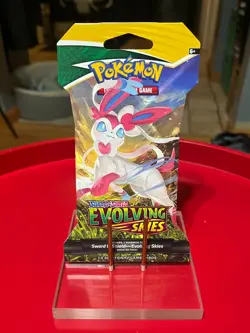 Pokemon Sword & Shield Evolving Skies Sleeved Booster Pack - Image 4