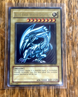 Yu-Gi-Oh! ULTRA RARE CARD BLUE-EYES WHITE DRAGON SDK-001 Moderate Play - Image 1