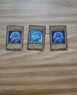 Yu-Gi-Oh - Blue Eyes White Dragon 3X - SDK-001 - Ultra Rare - Image 2