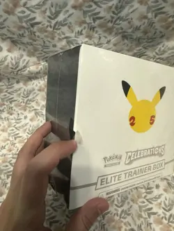 Pokemon TCG: 25th Anniversary Celebrations Elite Trainer Box (2021) 820650809439 - Image 2