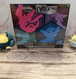 THE POKEMON TCG: SWSH07: Evolving Skies (SWSH07) ETB with slight tears - Image 1