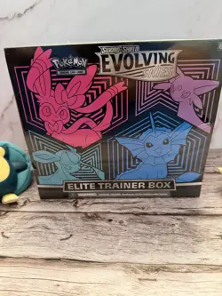 THE POKEMON TCG: SWSH07: Evolving Skies (SWSH07) ETB with slight tears - Image 2