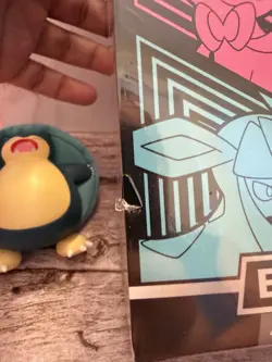 THE POKEMON TCG: SWSH07: Evolving Skies (SWSH07) ETB with slight tears - Image 4