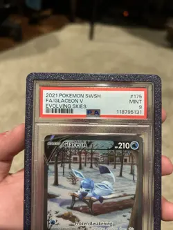 2021 POKEMON EVOLVING SKIES GLACEON V HOLO FULL ART ULTRA RARE 175/203 210HP - Image 2
