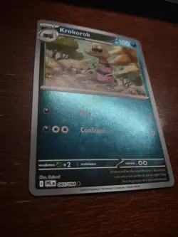 Krokorok 065/094 Me02: Phantasmal Flames Reverse Holo pokemon card - Image 2
