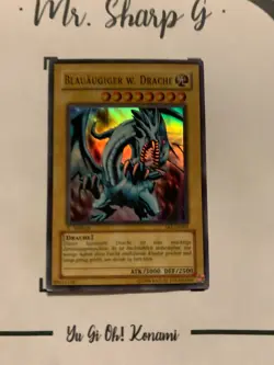 BLAUAUGIGER W. DRACHE - 1. AUFLAGE SKE-DE001 DEUTSCH Yu-Gi-Oh! CARD SUPER RARE - Image 2