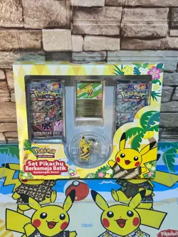 Pokemon TCG Pikachu Indonesian Batik SV-P Prom - Berkemeja Batik Box - Image 2