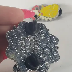 2 Pokemon Toys - Enamel Collector's Pin - HISUIAN ZOROARK & PIKACHU GIGANTAMAX - Image 4