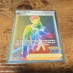 Pokemon Blanche 082/078 Pokemon GO Secret Rare Full Art Holo Trainer-Supporter - Image 1