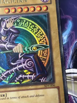 Dark Magician - SDY-006 - Ultra Rare - Unlimited Edition DMG Yugioh! Holo Shift - Image 3