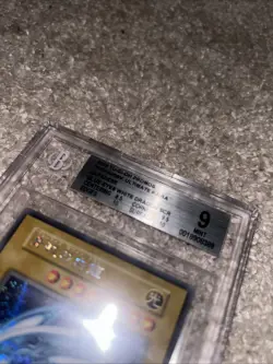 Blue Eyes White Dragon 25th Anniversary Japanese BGS 9 Yugioh - Image 4