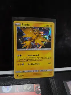 POKEMON Zapdos 24/68 Sun & Moon Hidden Fates Reverse Holo Rare Card NM - Image 1
