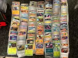 Destind Rivals 650 card bulk! holo-reverse holo-common-uncommon pokemon TCG lot - Image 1