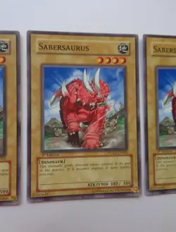 Playset: 3x Sabersaurus POTD-EN002 (Common, 1st Ed, Played / MP) Yugioh - Image 4