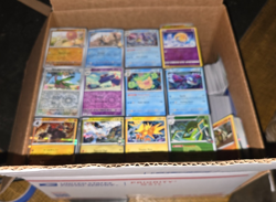 25 LB Pokemon Bulk Lot #2 Huge Box Est 7000 Cards 2023-26 *REVERSE/HOLOS ONLY* - Image 1