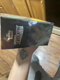 Pokemon TCG: Sword & Shield-Evolving Skies Elite Trainer Box 728192533419 - Image 3