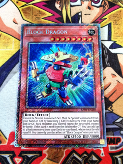 Block Dragon ra04-en268 (NEW) Platinum-Secret Yu-Gi-Oh - Image 1