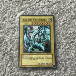 Vintage YuGiOh TCG Blue-Eyes White Dragon SKE-001 Unlimited Holographic Card LP - Image 1