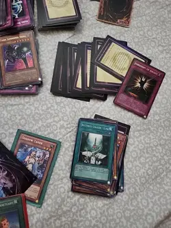 Lot Of 300 Yu-Gi-Oh Trading Cards And Game Cards L5 - Image 5