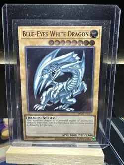 Blue-Eyes White Dragon OP28-EN001 OTS Tournament Pack 28 Ultimate Rare! Beaut - Image 1