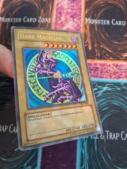 Yugioh Dark Magician SDY-006 Ultra Rare Unlimited Moderately Played - Image 2