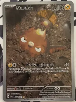 🔥Pokemon TCG Stunfisk Illustration Rare SV08: Surging Sparks 202/191 N+🔥 - Image 1