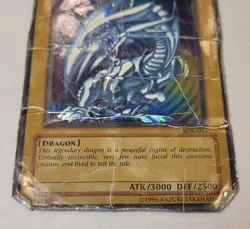 1996 Yu Gi Oh! Blue Eyes White Dragon SDK-001 Holo Ultra Rare Heavy Damage HP - Image 3