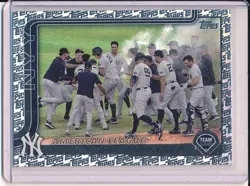 2025 Topps Series 1 - New York Yankees Team Card Fanatic Topps Foil Border #123 - Image 1