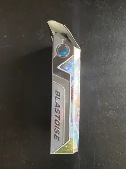 Pokemon TCG Blastoise V Battle Deck Theme Deck (Factory Sealed) - Image 4