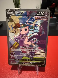 2021 POKEMON FUSION STRIKE 251/264 MEW V ALTERNATE FULL ART MINT - Image 1