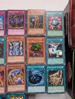 HUGE Yu-Gi-Oh Card Lot 2500+ Comes with Tins READ Vintage Sets - Image 3