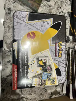 Pokemon TCG Celebrations 25th Anniversary Collectors Chest Lunch Box Tin Sealed 820650809415 - Image 4