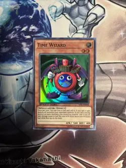(WNU) YUGIOH • TIME WIZARD • SUPER RARE • STP1-EN008 • SPEED DUEL VLP - Image 1