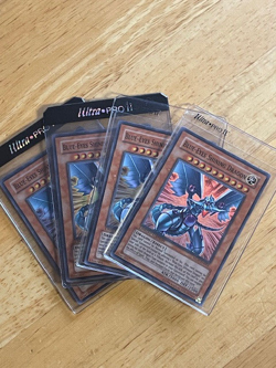 Yugioh Blue-Eyes Shining Dragon MOV-EN001 1996 Limited Edition NM/4 card set - Image 2
