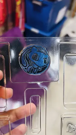 Pokemon TCG 2017 Shining Legends Collector’s Chest Tin Lunch Box RARE - Image 2