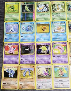 Pokemon 32x Evolutions Bundle - Rare, Reverse Holo, Common, Uncommon LP - Image 2
