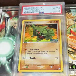 POKEMON LARVITAR COMMON REVERSE HOLO 61/115 EX UNSEEN FORCES PSA 8 2005 ENGLISH - Image 1