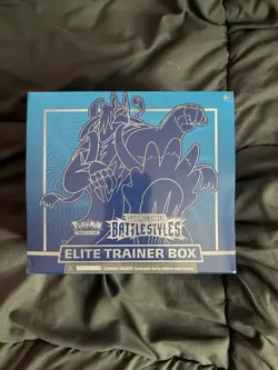 Pokemon TCG Sword & Shield - Battle Styles - Elite Trainer Box ETB Blue - Image 1